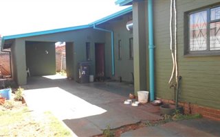 3 Bedroom House in Lenasia
