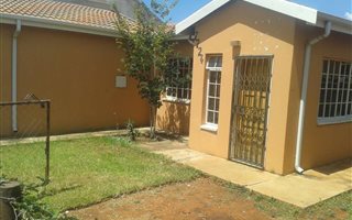 2 Bedroom House in Roodekop