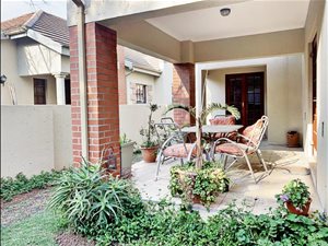 2 Bed Townhouse in Paulshof