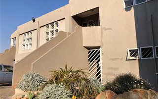 2 Bedroom Apartment in Oakdene