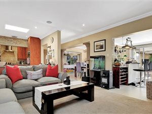 4 Bed House in Douglasdale