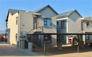 2 Bedroom House in Redstone Country Estate