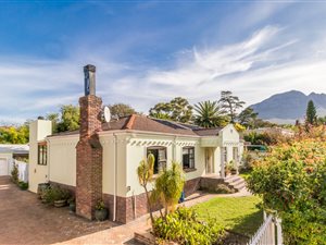 3 Bed House in Golden Acre