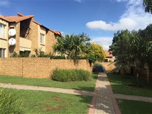 2 Bed Apartment in Moreleta Park