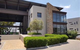 611 m² Commercial space in Fourways