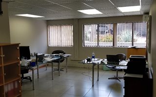 125 m² Office Space in Zwartkop