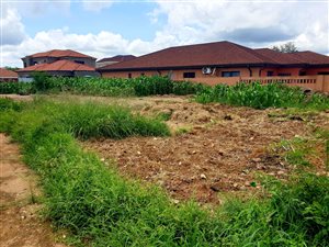 595 m² Land available in Elti Villas