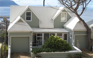 2 Bedroom Townhouse in Simons Town