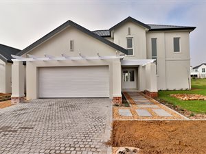 4 Bed House in Val de Vie