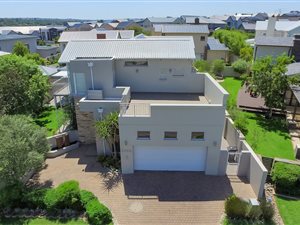 4 Bed House in Waterfall Country Village