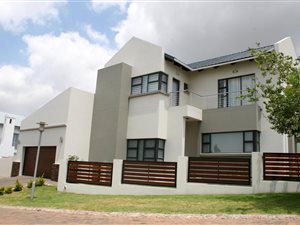 4 Bed House in Waterfall Country Village