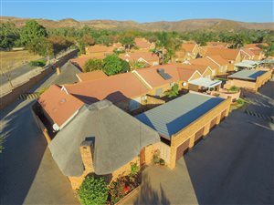 3 Bed Townhouse in Safari Gardens