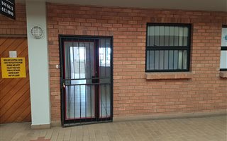 63 m² Commercial space in Newlands
