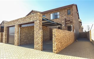 3 Bedroom House in Crystal Park