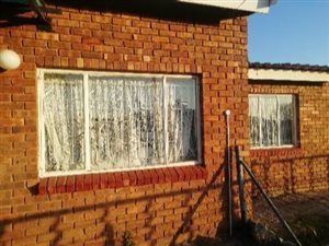 2 Bed House in Mackenzieville