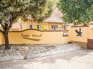 2 Bed Townhouse in Mooikloof Ridge