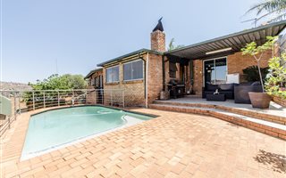 3 Bedroom House in Roodekrans