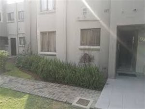 2 Bed Apartment in Bloubosrand