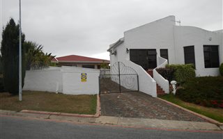 4 Bedroom House in Malabar