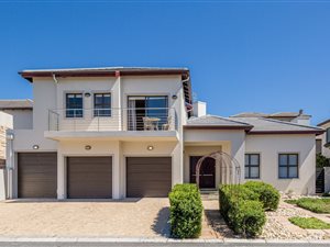 4 Bed House in Big Bay