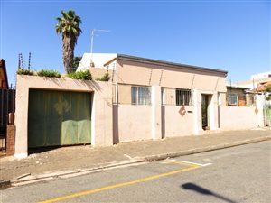 3 Bed House in La Rochelle