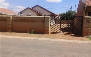 2 Bedroom House in Kagiso