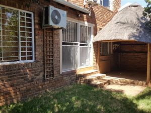 3 Bedroom Townhouse in Wilgeheuwel