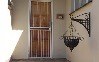 1 Bedroom Apartment in Constantia Park