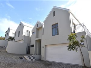 3 Bedroom House in Aurora