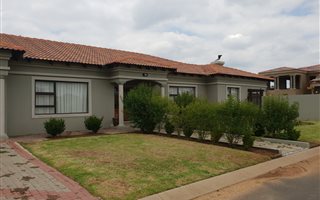 4 Bedroom House in Risiville