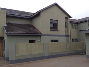 4 Bed Townhouse in Vaalpark