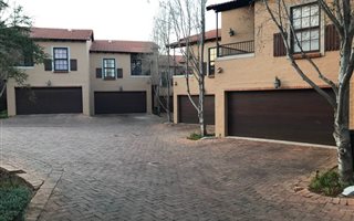 3 Bedroom Townhouse in Mooikloof Equestrian Estate