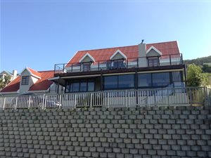 5 Bed House in Outeniqua Strand