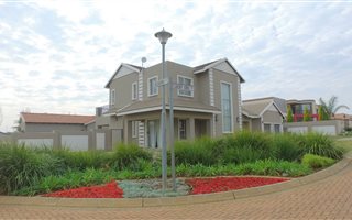 3 Bedroom House in Tijger Valley and surrounds