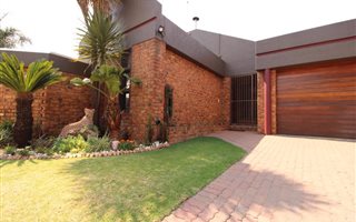 3 Bedroom Townhouse in Freeway Park
