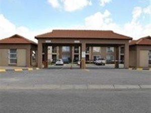 2 Bed Flat in Van Dyk Park