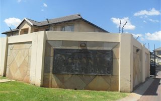 2 Bedroom Simplex in Minnebron