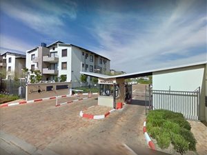 3 Bed Apartment in Somerset Links