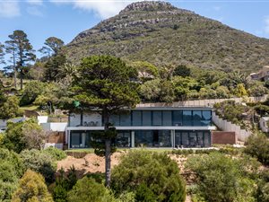 4 Bed House in Mount Rhodes