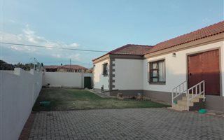 3 Bedroom House in Fochville