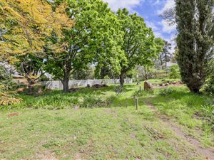 1100 m² Land available in Golden Acre