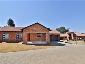 3 Bed Townhouse in Meyerton