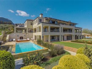 6 Bed House in Spanish Farm