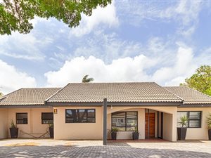 300 m² Office Space in Newton Park
