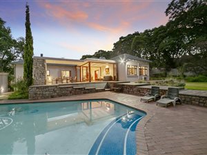 4 Bed House in Melrose