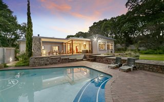 4 Bedroom House in Melrose