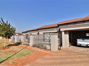 3 Bed House in The Orchards