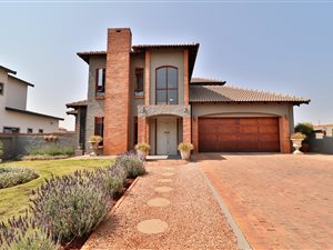 3 Bed House in Hazeldean (Silverlakes Surroundings)