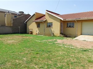 3 Bed House in Flora Park
