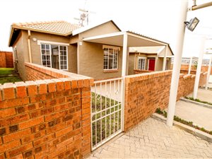 3 Bedroom House in The Reeds